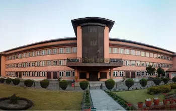 सर्वोच्चले भन्यो- गभर्नरलाई काम गर्नबाट नरोक्नु