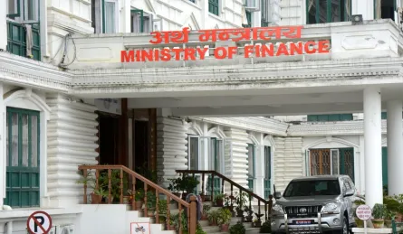 नेपाल आउने वैदेशिक सहायता प्रतिबद्धता घट्यो