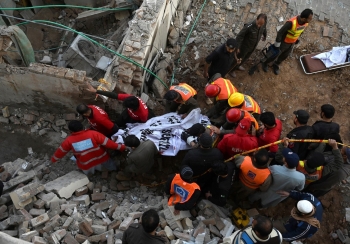 पाकिस्तानको मस्जिदमा विस्फोट : मृत्यु हुनेको सङ्ख्या ८७ पुग्यो