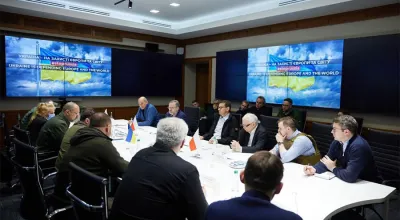 रुसले आक्रमण गर्दागर्दै रेल चढेर युक्रेनको राजधानी पुगे ३ देशका…