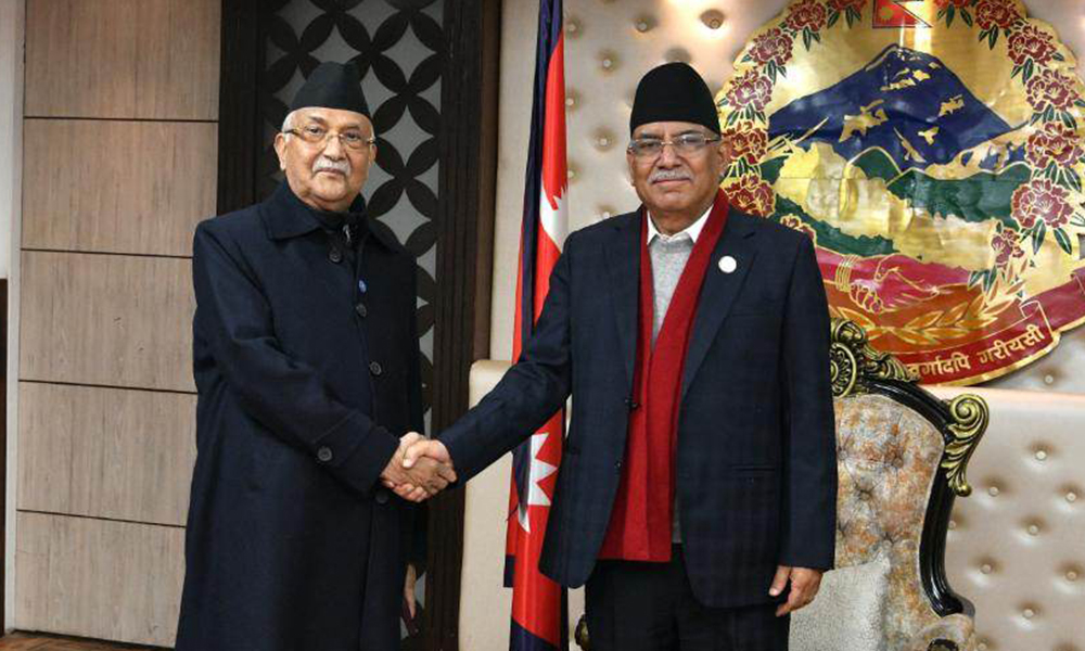 प्रधानमन्त्री प्रचण्ड र एमाले अध्यक्ष ओलीबीच बालुवाटारमा भेटवार्ता