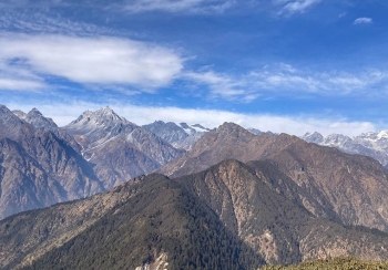 ‘सेताम्मे हिमाल कालो देखिन थाले’