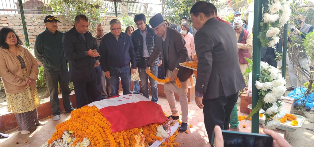 जबराको पार्थिव शरीरमा देउवाले ओढाए कांग्रेसको झन्डा