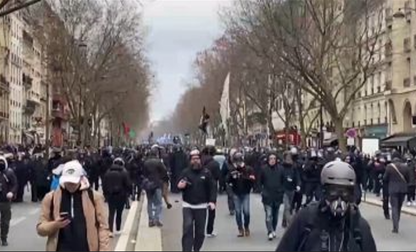 फ्रान्समा सेवा निवृत्त हुने उमेर हद बढाएको विरोधमा प्रदर्शन