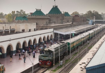 चीनको मेगा रेलवे परियोजनाको कारण पाकिस्तान थप संकटमा