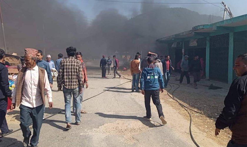 सल्यानमा सिरक उद्योगमा आगलागी, क्षतिको विवरण आउन बाँकी