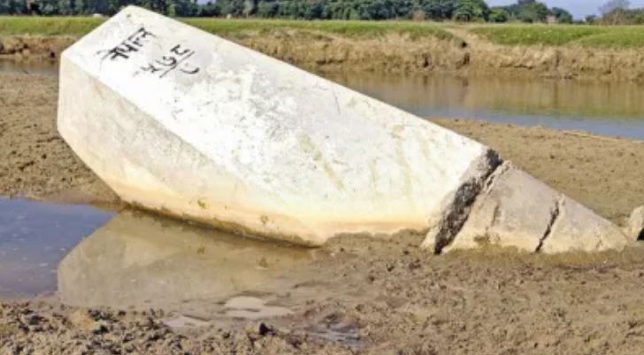 बालुवा खन्दा भेटिए दुई सीमास्तम्भ