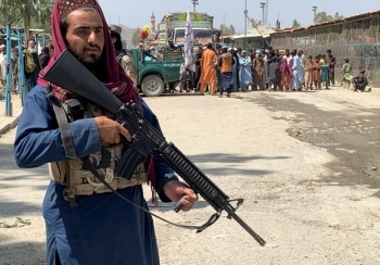 तालिबानद्वारा बहुमूल्य पत्थरको तस्करी गरेको आरोपमा चिनियाँ नागरिक पक्राउ