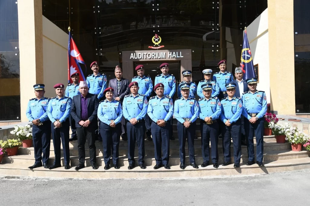 बढुवा भएका ५ एआईजीले लगाए फुली