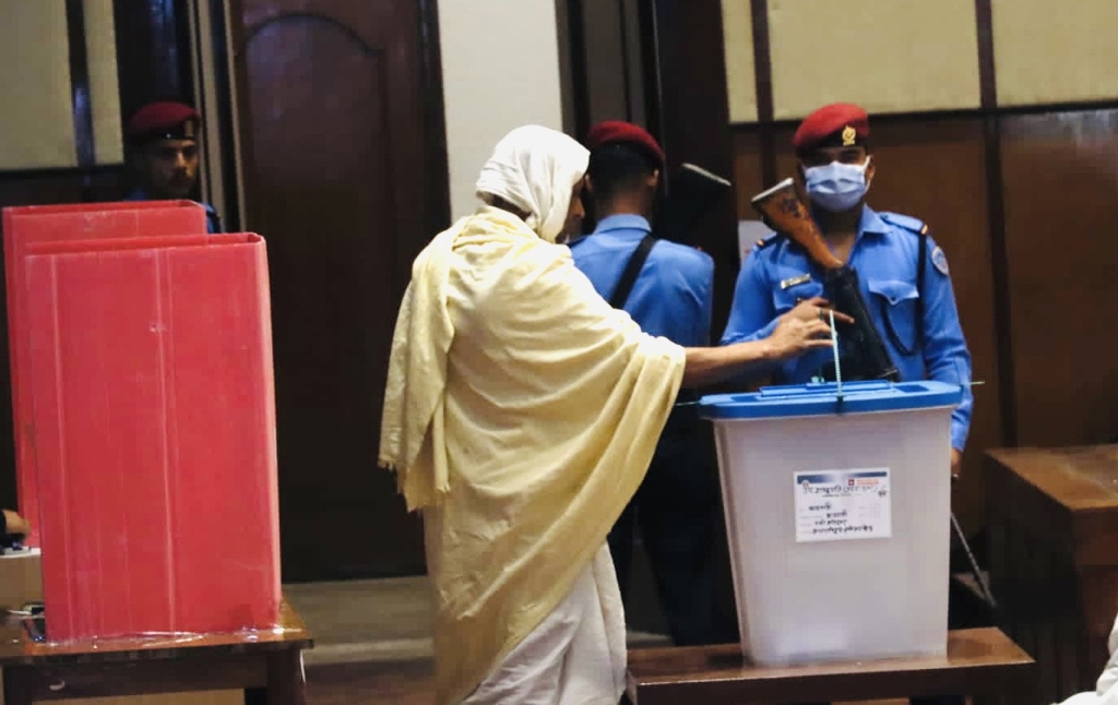 बरखी बसेका सांसद बरालले उपराष्ट्रपति चुनावमा गरे मतदान