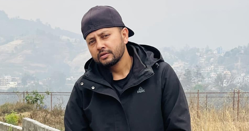 दुर्गेश थापाविरुद्ध प्रहरीमा उजुरी, दुर्गेशले कुटेपछि सिक्री हराएको पीडितको आरोप