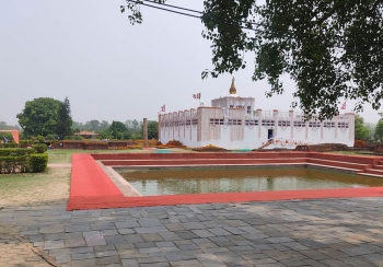 दक्षिण कोरियाका २०० बौद्ध तीर्थयात्री लुम्बिनीमा