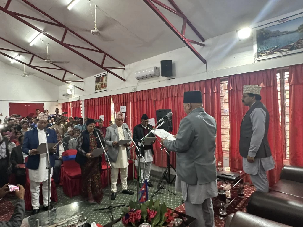 कर्णाली प्रदेशका नवनियुक्त चार मन्त्रीले पद तथा गोपनीयताको शपथ लिए