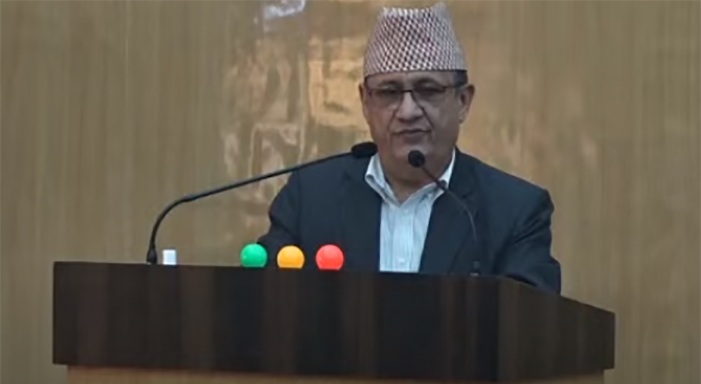 सरकारले अझै पूर्णता पाउन नसकेकोमा सांसद आचार्यको आपत्ति