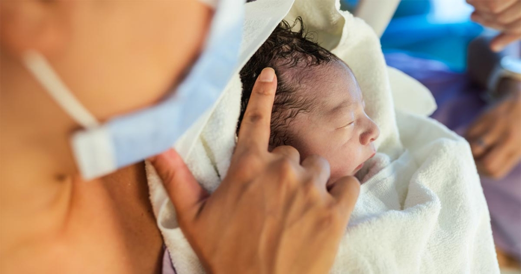 कोभिड–१९ संक्रमित आमावाट जन्मेका दुई बच्चाको मस्तिष्कमा क्षतिः अध्ययन