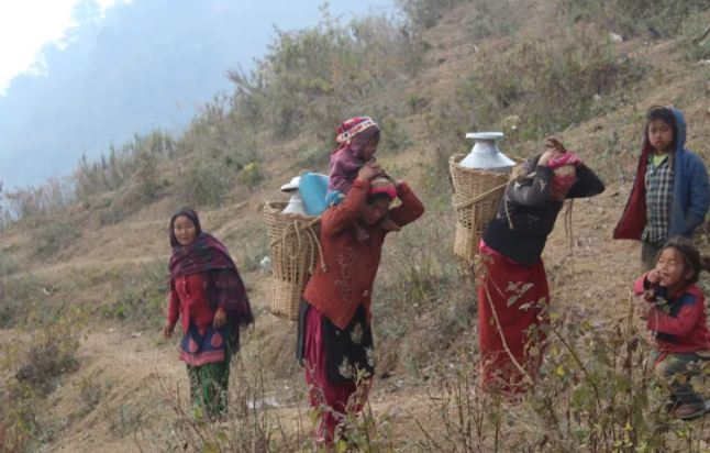 मानेभञ्ज्याङ बस्तीको खानेपानी समस्या हट्यो