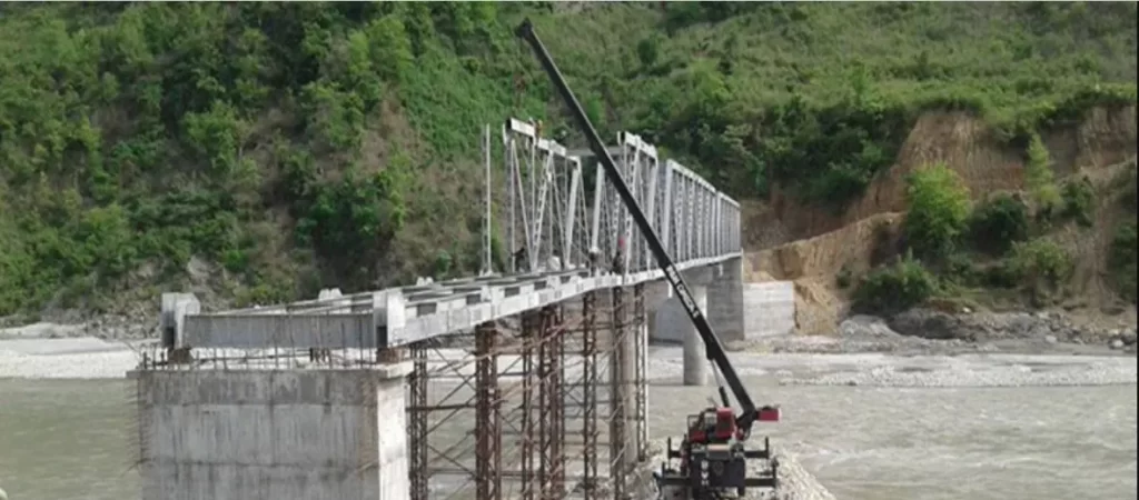 भैरहवा लुम्बिनी सडक पुल निमार्ण सुरु भएको आठ वर्षसम्म पनि सम्पन्न नहुँदा पर्यटकलाई सास्ती