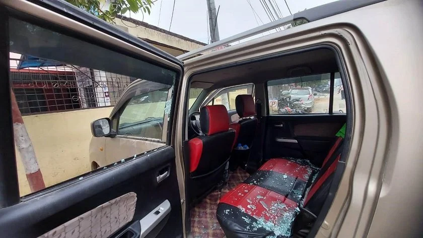 दमौलीमा स्वर्णिम वाग्लेका बुबा चढ्ने कार तोडफोड