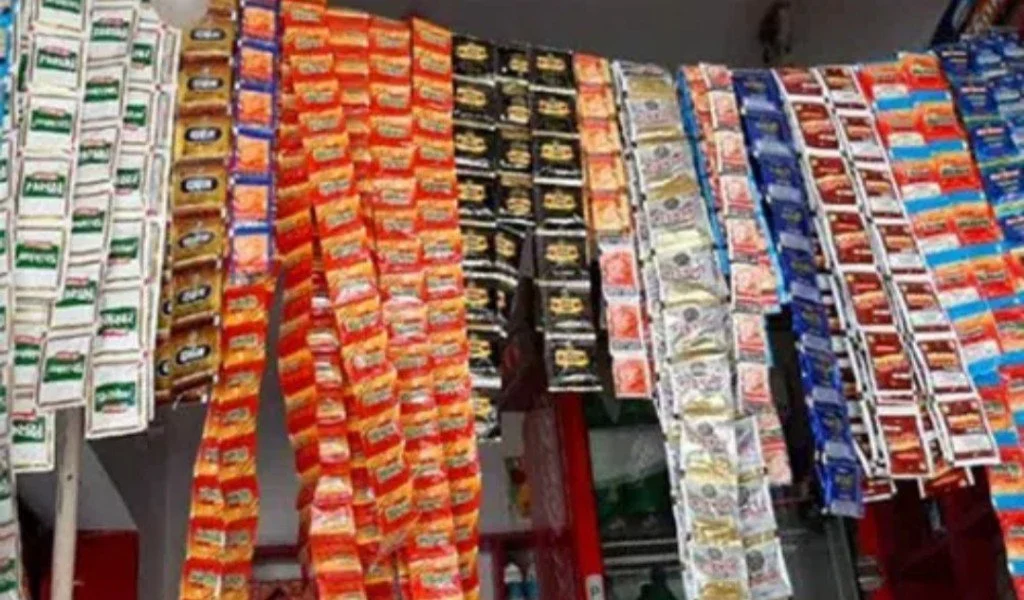 चुरोटको मूल्य अंकित पोष्टर किराना पसलमा टाँसे कारबाही हुने