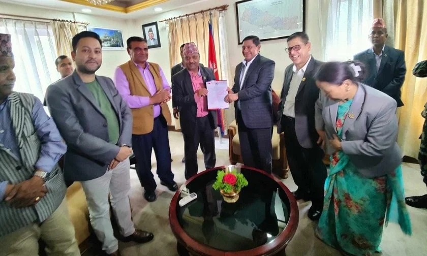 नक्कली शरणार्थी प्रकरणलाई तथ्य र प्रमाणका आधारमा टुंगोमा पुर्याउँछौँ : गृहमन्त्री श्रेष्ठ