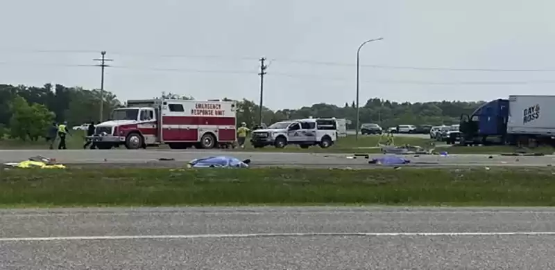 क्यानडामा भयानक सडक दुर्घटना, १५ जनाको मृत्यु