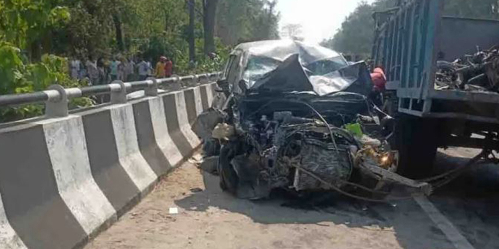 सवारी दुर्घटनामा परी भारतमा ४ नेपालीको मृत्यु