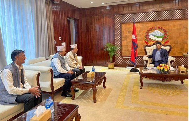 बाढीपहिरोबाट भएको क्षतिबारे प्रधानमन्त्रीलाई ध्यानाकर्षण