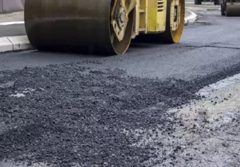 तनहुँ सडक खण्ड कालोपत्रको काम तीव्र गतिमा