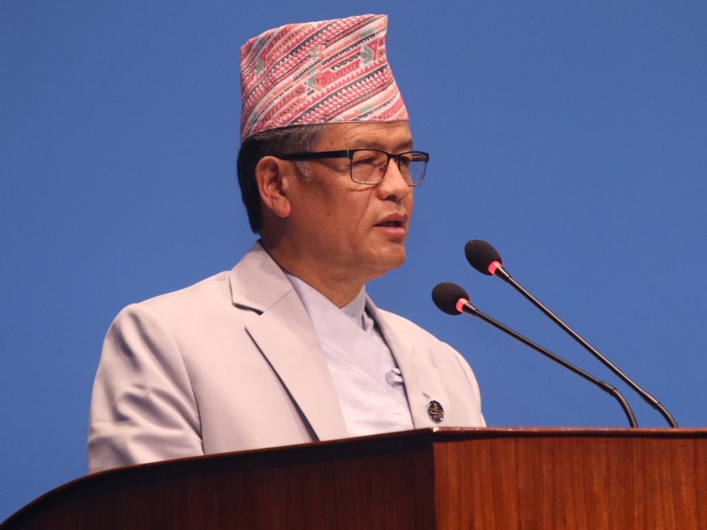 सरकारले अवैध सम्पत्ति नियन्त्रण गर्न हेलचक्र्याइँ गरेको छैन : कानुनमन्त्री गुरुङ