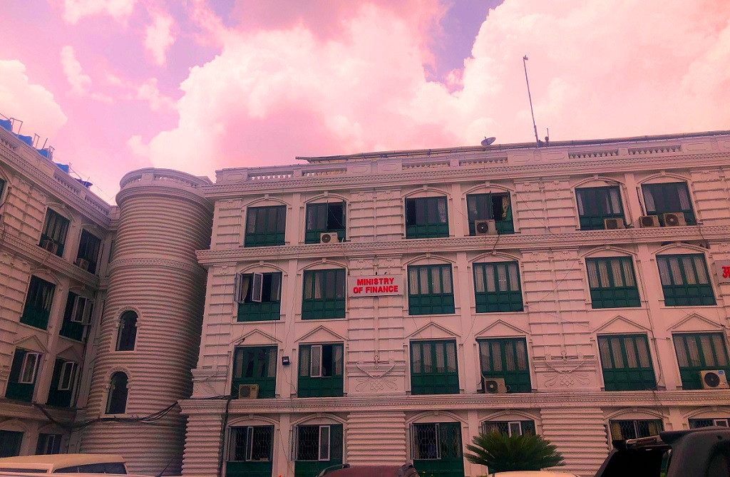 अर्थ मन्त्रालयलाई करिब ५ खर्ब राजस्व उठाउने चुनौती