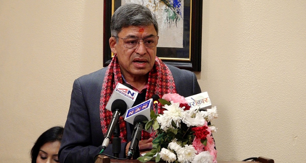 सुन काण्डमा नाम मुछिएपछि पत्रकार सम्मेलन गर्दै दीपक मल्होत्रा