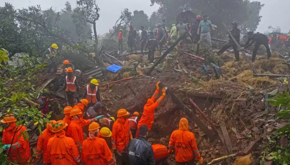 भारतको महाराष्ट्रमा पहिरो, २७ जनाको शव भेटियो, ६० बेपत्ता
