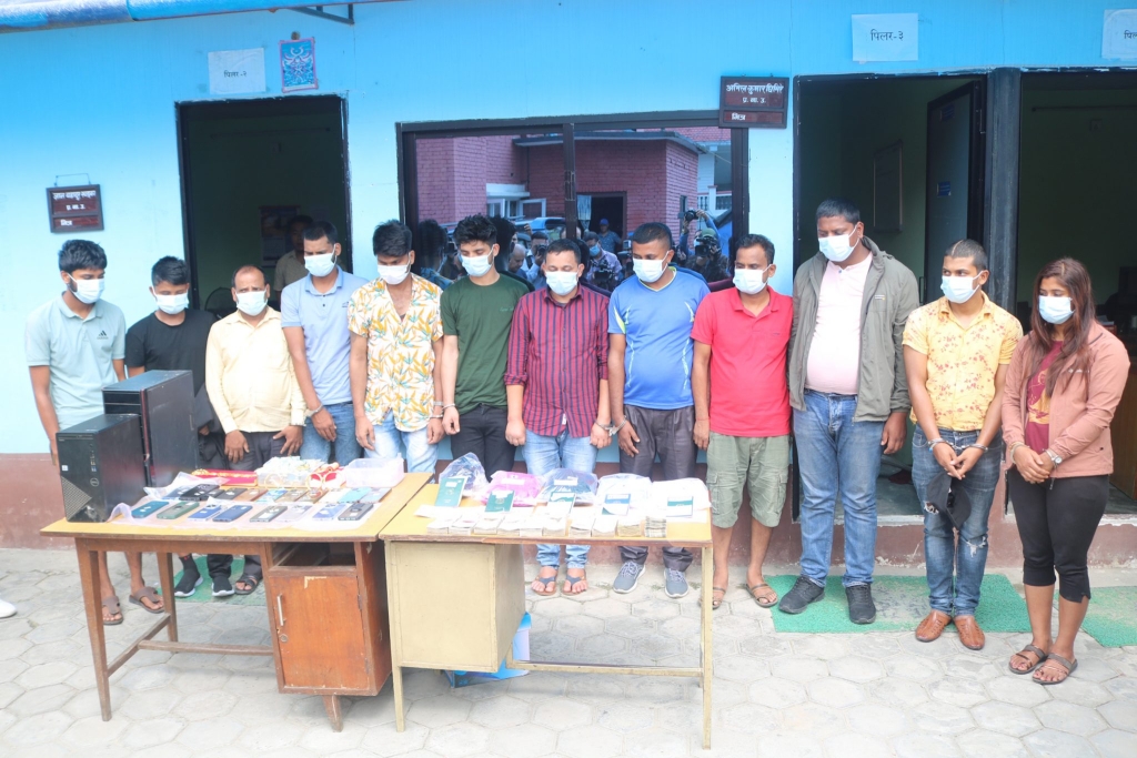 विदेशबाट अवैध सुन ल्याउने कार्यमा संलग्न १२ जनालाई पक्राउ