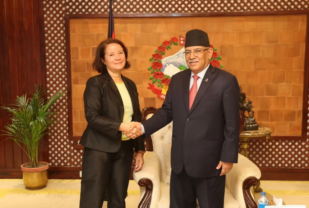 प्रधानमन्त्री दाहालसँग युरोपेली सङ्घका राजदूतको बिदाइ भेट