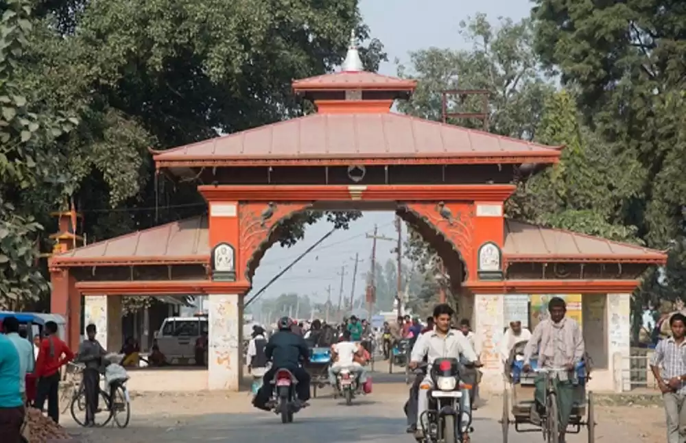 जमुनाह नाकामा सीमापारी जाने उपभोक्ताको लर्को