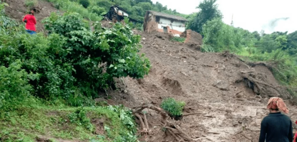 पहिरोका कारण सात घर विस्थापित
