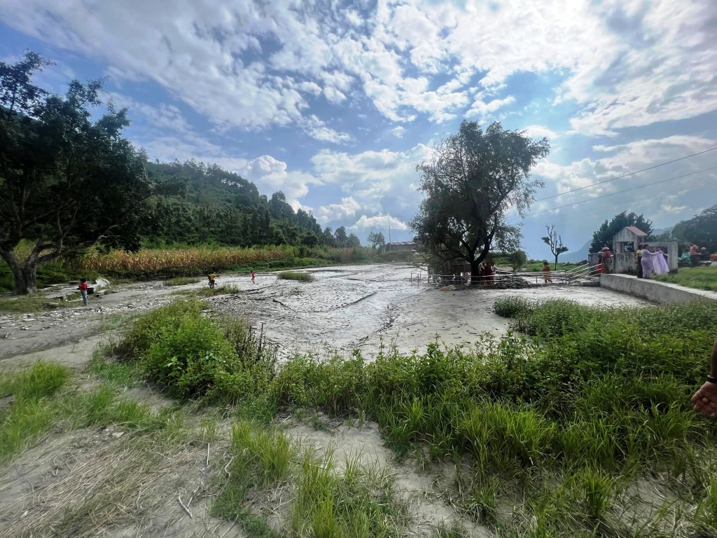 पहिरोले आदिबराहताल बगरमा परिणत