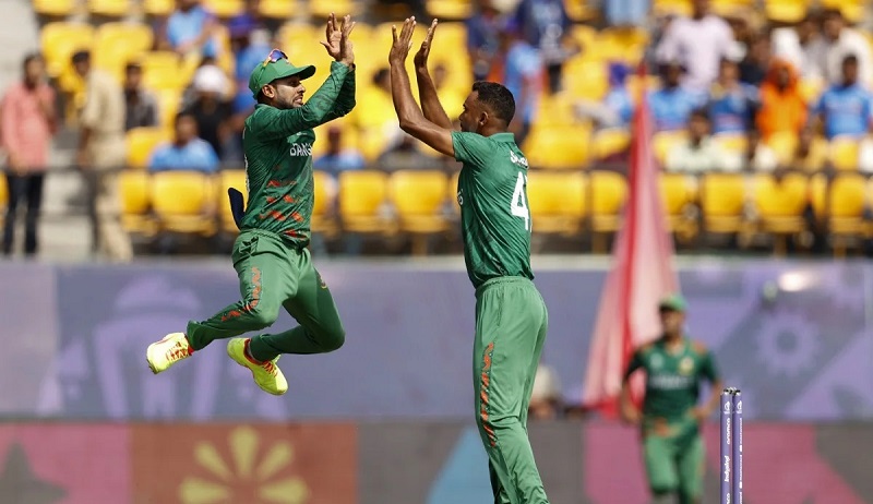 बंगलादेशसँगको खेलमा अफगानिस्तान १ सय ५६ रनमा अलआउट