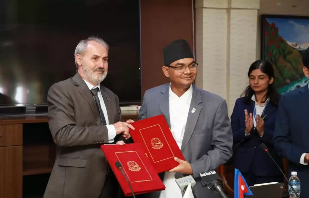 सडक सञ्जाल सुधारका लागि एडिबीसँग १३ अर्ब बराबरको ऋण सम्झौता