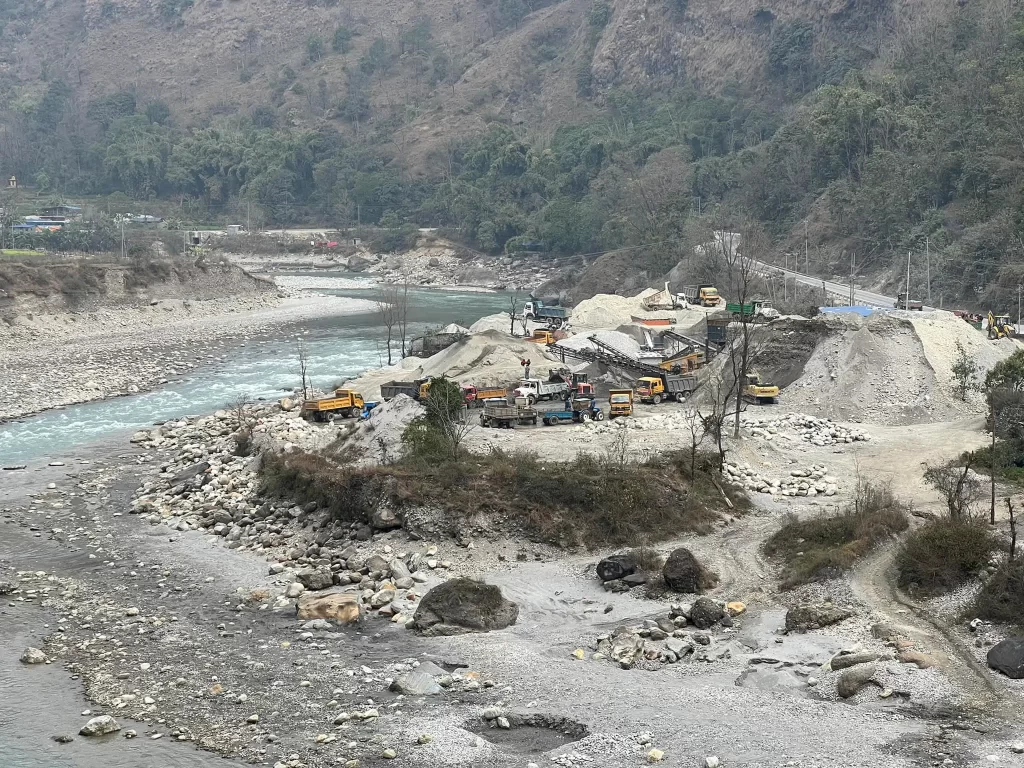 पर्वतमा घाट उत्खनन भएपछि दाहसंस्कारमा समस्या