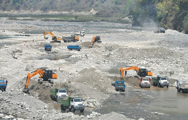 नदीजन्य पदार्थको अवैधउत्खनन गर्नेलाई रु ५० हजार जरिवाना