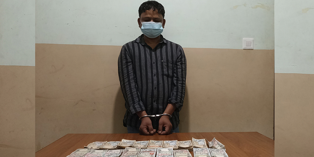 स्रोत नखुलेको १३ लाख नगदसहित एक भारतीय पक्राउ