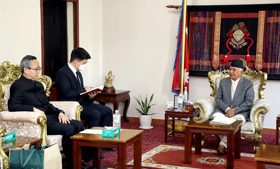 चिनियाँ राजदूतद्वारा राष्ट्रपतिसँग शिष्टाचार भेट