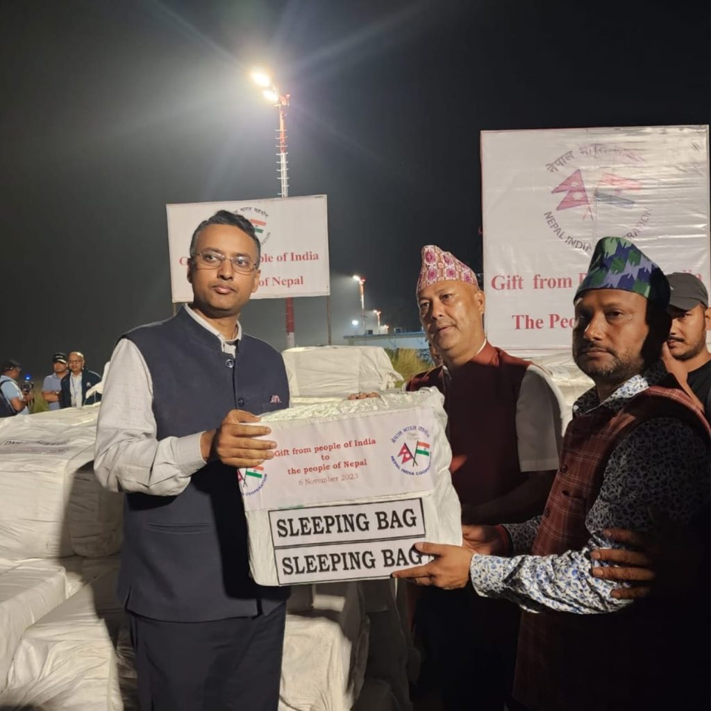 भारतद्वारा राहत सामग्रीको दोस्रो खेप हस्तान्तरण