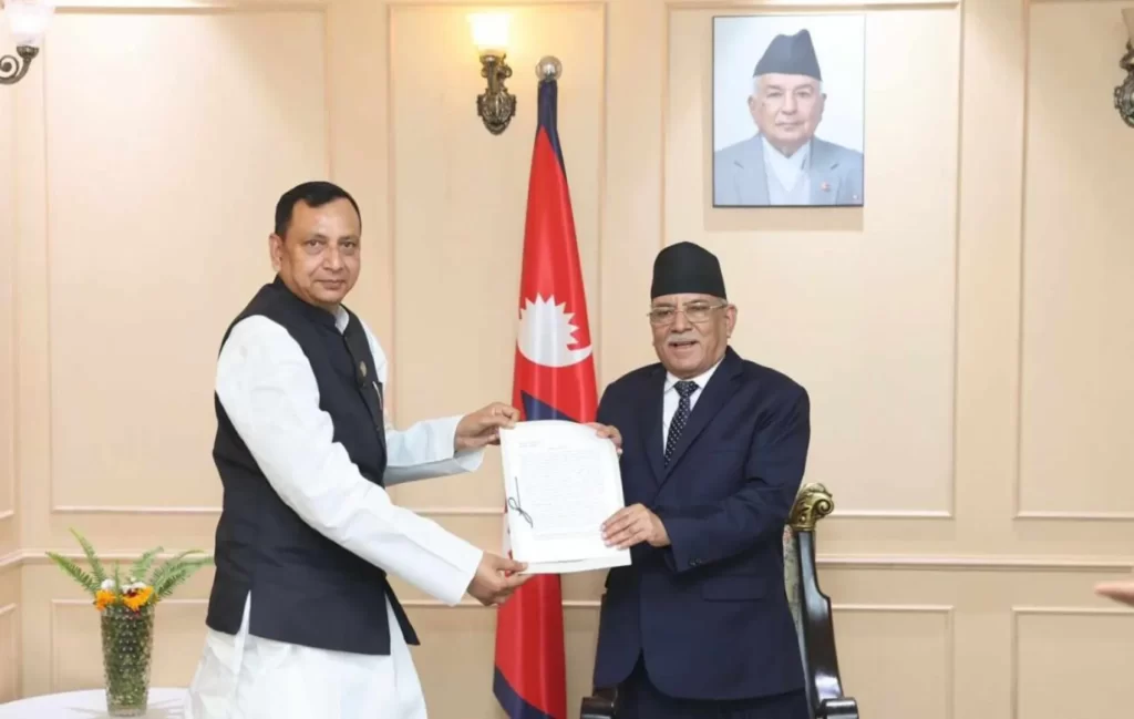 संघीयता कार्यान्वयनको माग गर्दै प्रधानमन्त्रीलाई छ बुँदे ध्यानाकर्षणपत्र