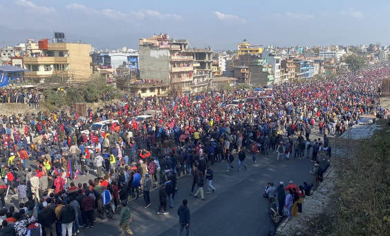 बल्खुमा झडप, प्रहरीले हान्यो अश्रुग्यास र पानीको फोहोरा
