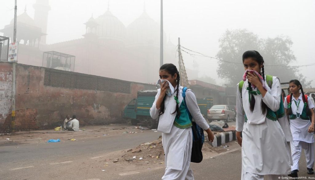 विषाक्त धुवाँका कारण नयाँदिल्लीमा विद्यालय बन्द