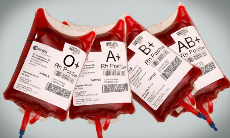 घाइतेका लागि रगत सङ्कलन गर्दै नेपालगन्जवासी