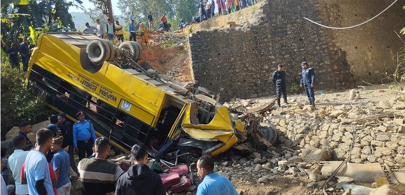 उदयपुरमा स्कुल बस दुर्घटना हुँदा ३९ जना घाइते
