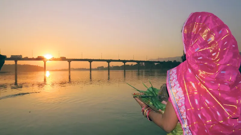 नारायणी नदीमा छठको तयारी